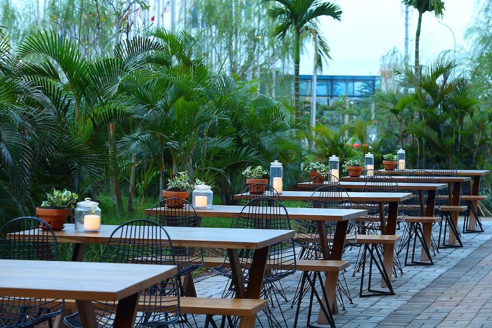 Hotel Santika Premiere Ice - Bsd City Serpong Dış mekan fotoğraf