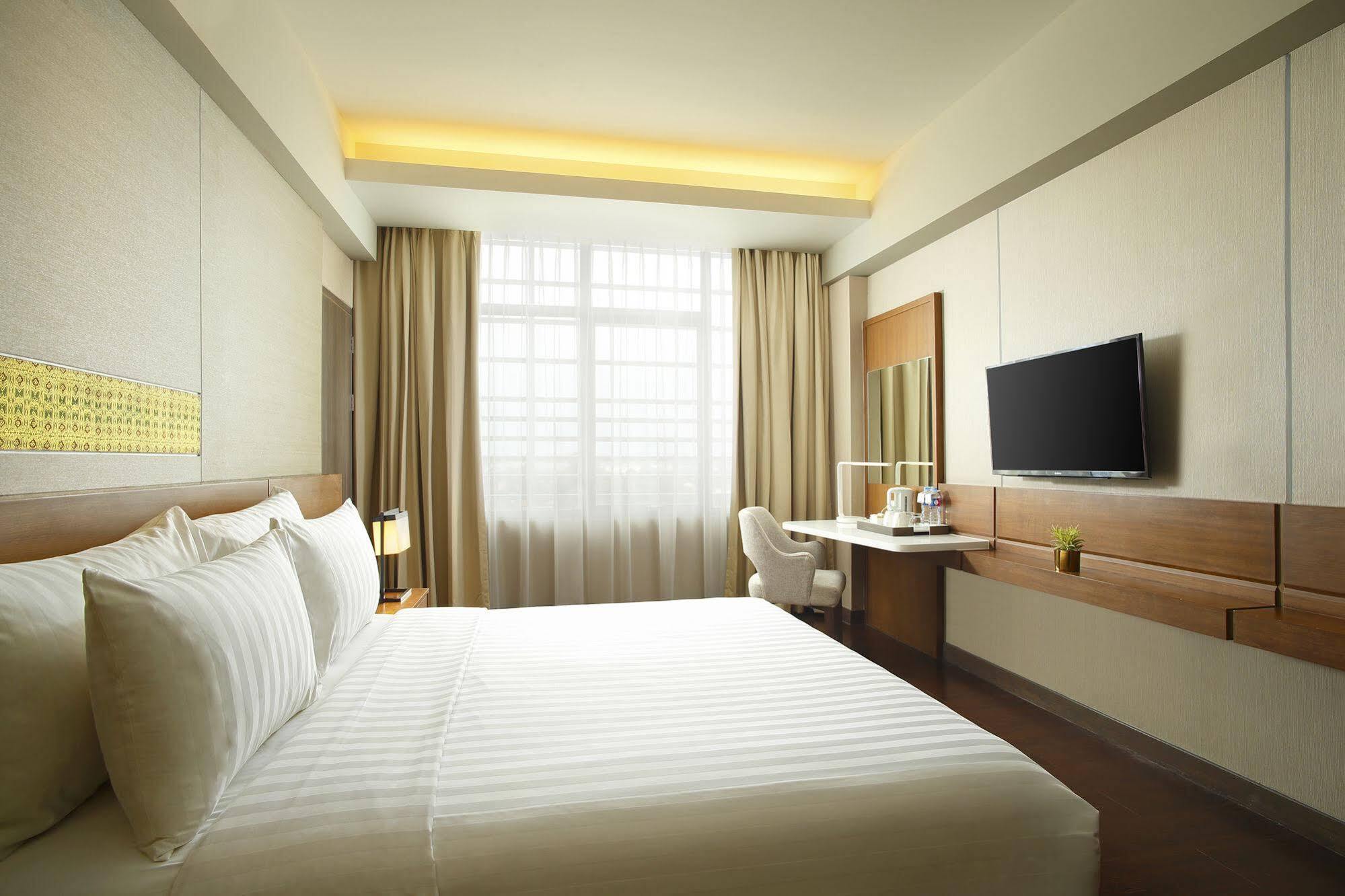Hotel Santika Premiere Ice - Bsd City Serpong Dış mekan fotoğraf