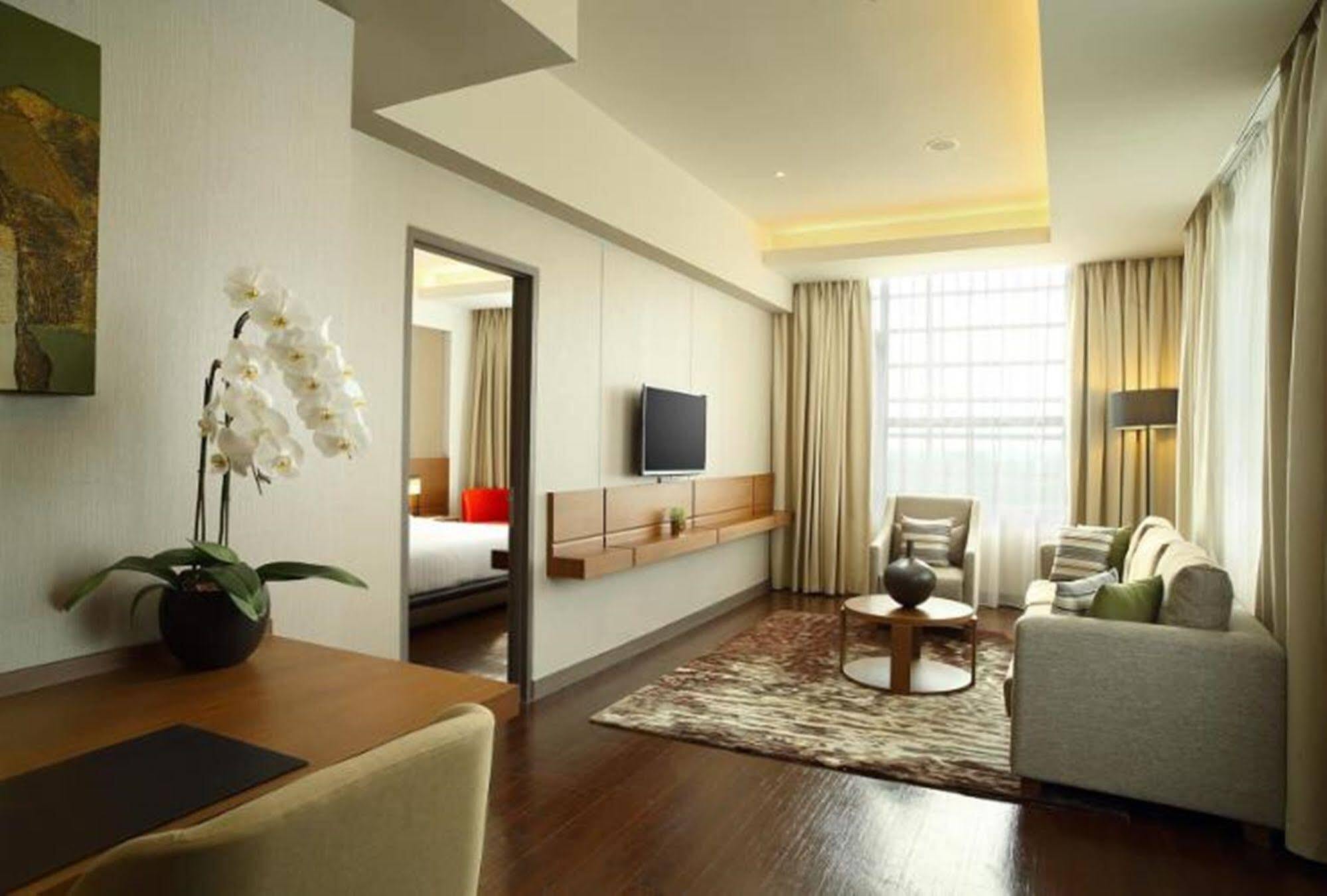 Hotel Santika Premiere Ice - Bsd City Serpong Dış mekan fotoğraf
