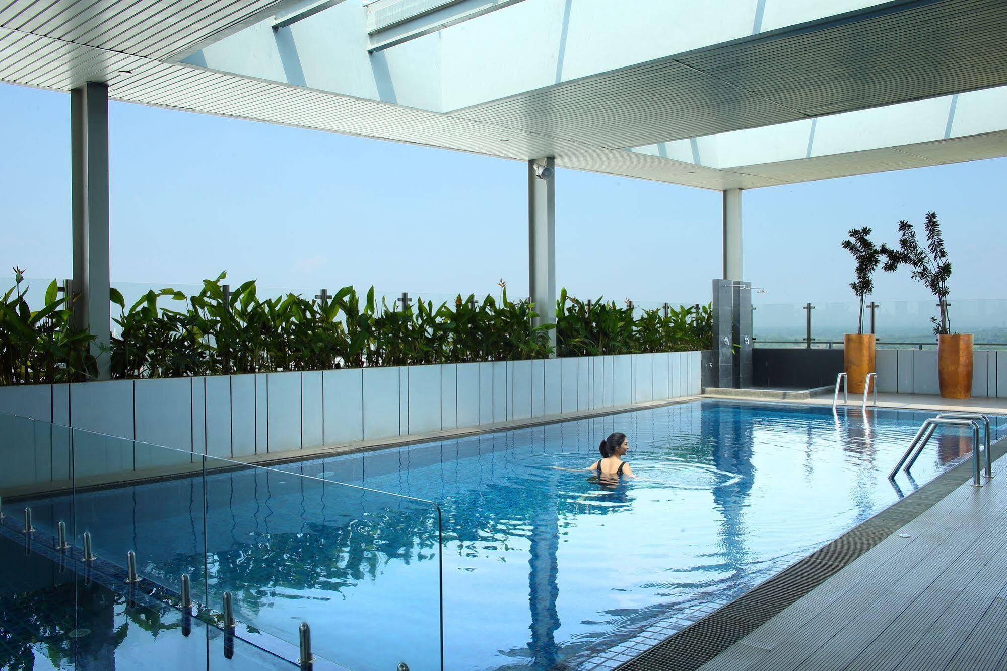 Hotel Santika Premiere Ice - Bsd City Serpong Dış mekan fotoğraf